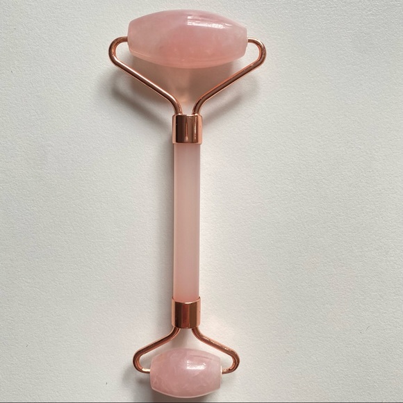 Rose Quartz Facial Roller - Picture 1 of 1